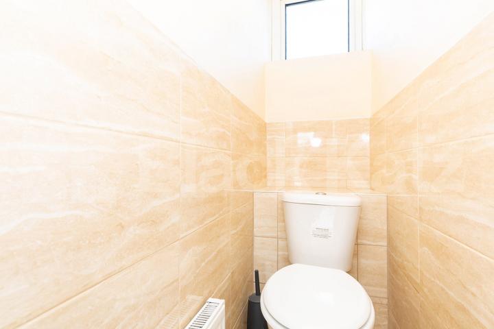 Arranged over 2 floors is this 4 bedroom with balcony and modern kitchen Twyford Street, Kings Cross